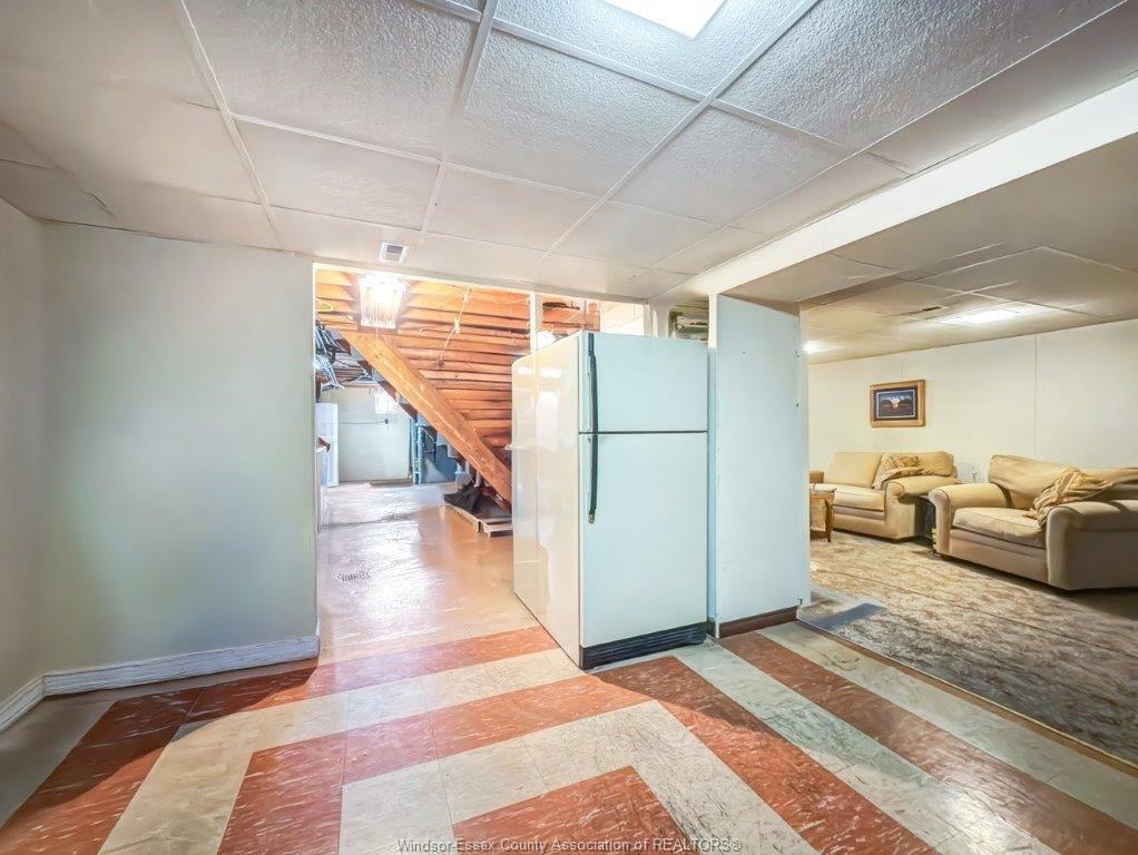 305 Maple Avenue, Lasalle, ON