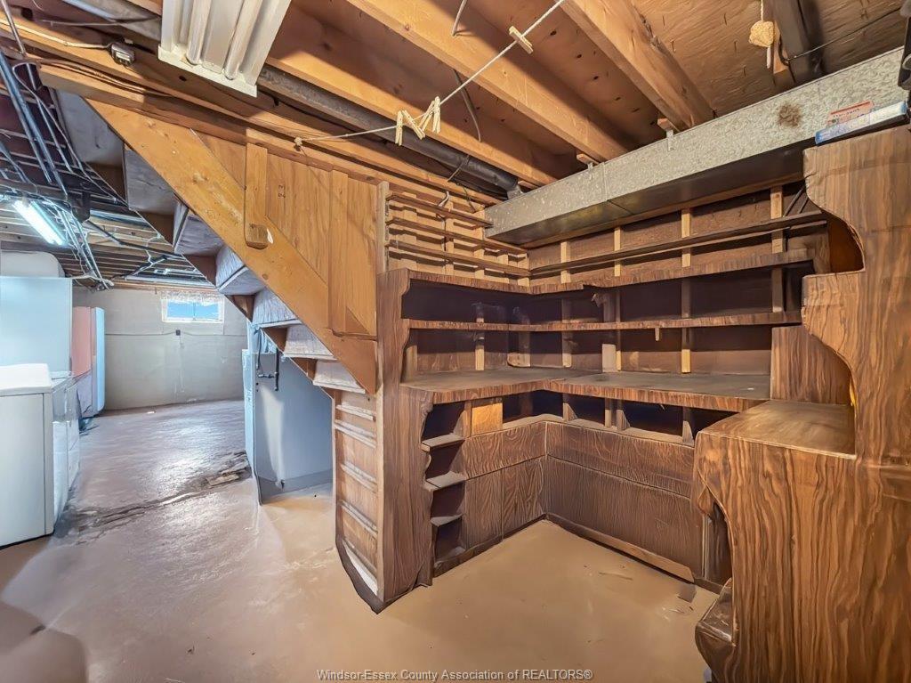 305 Maple Avenue, Lasalle, ON