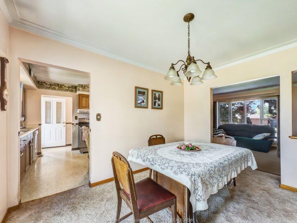 305 Maple Avenue, Lasalle, ON