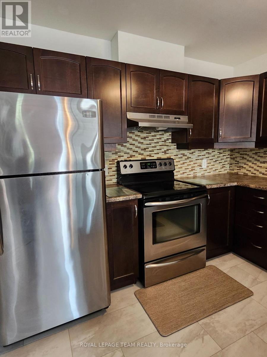 1005 Andora Avenue, Ottawa, ON - Indoor Photo Showing Kitchen