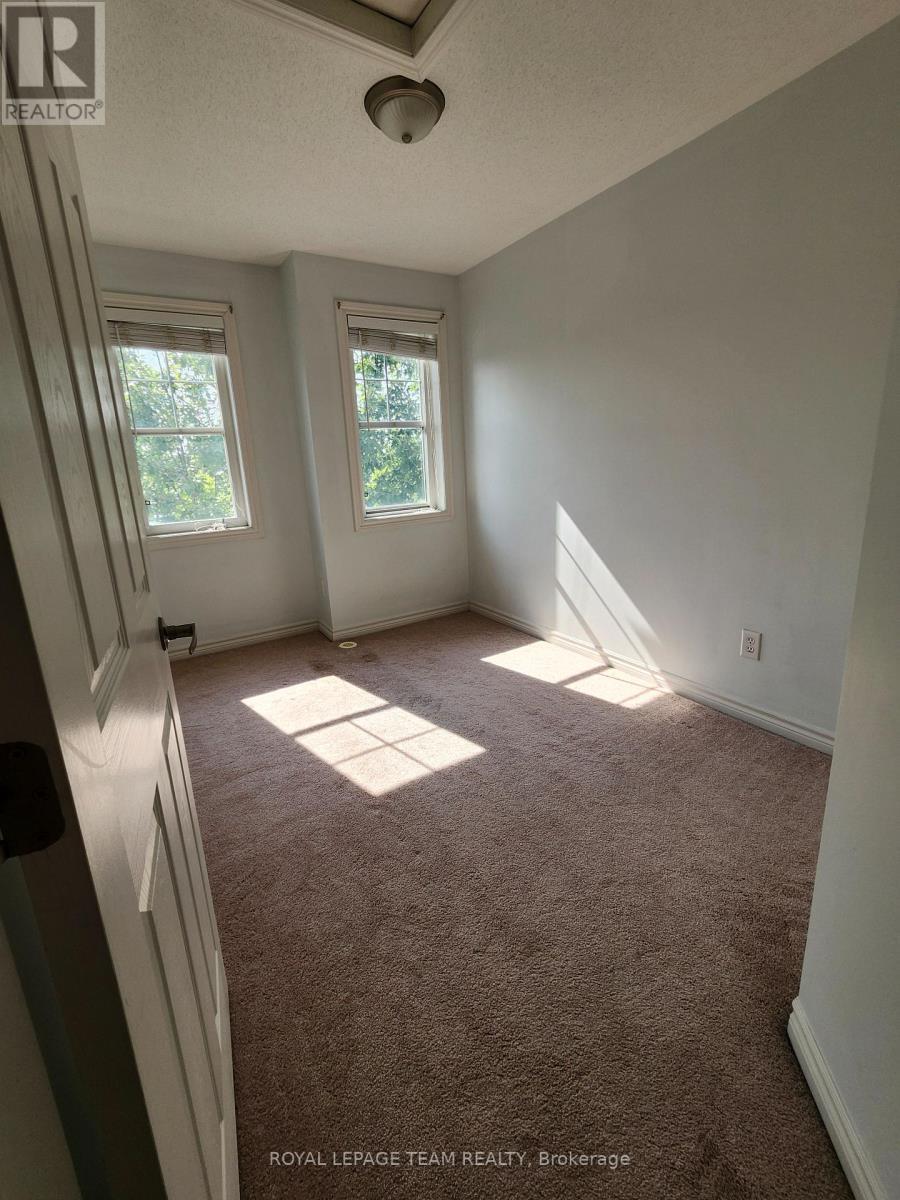 1005 Andora Avenue, Ottawa, ON - Indoor Photo Showing Other Room