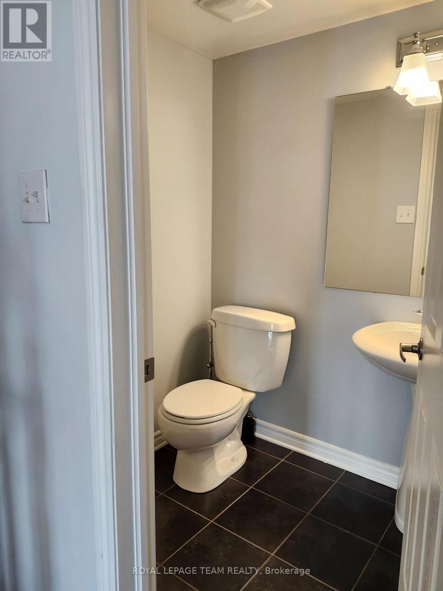 1005 Andora Avenue, Ottawa, ON - Indoor Photo Showing Bathroom