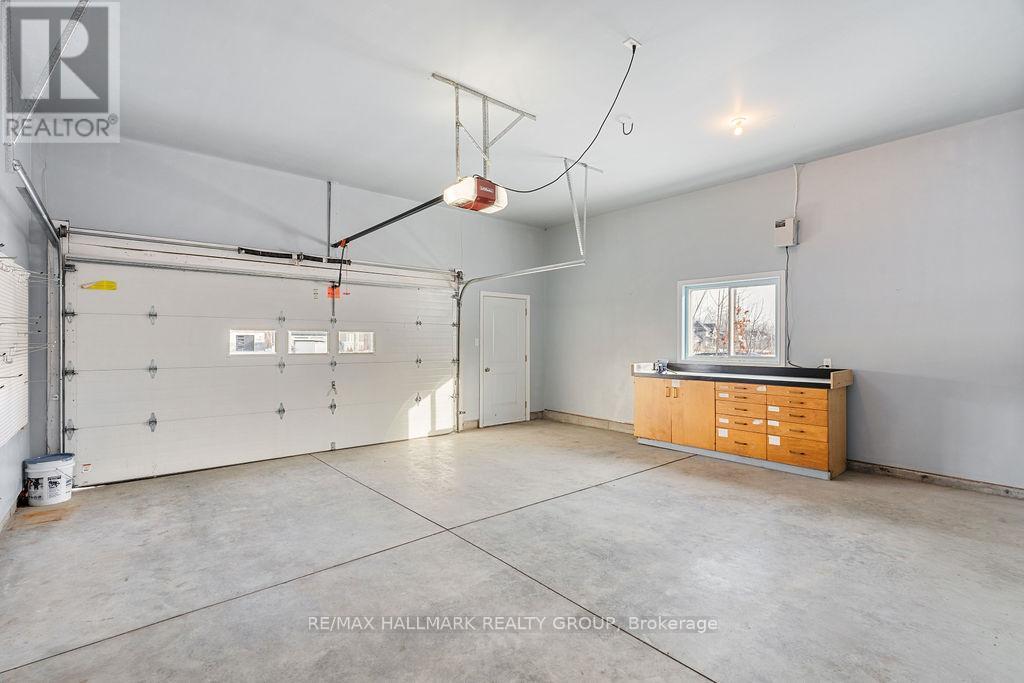 1319 Country Lane, North Dundas, ON - Indoor Photo Showing Garage