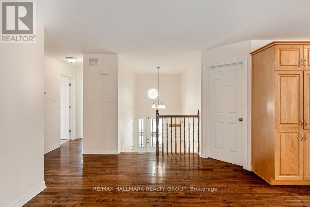 1319 Country Lane, North Dundas, ON - Indoor Photo Showing Other Room