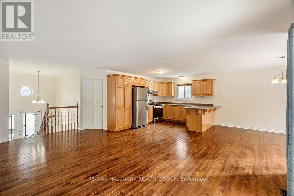 1319 Country Lane, North Dundas, ON - Indoor Photo Showing Kitchen