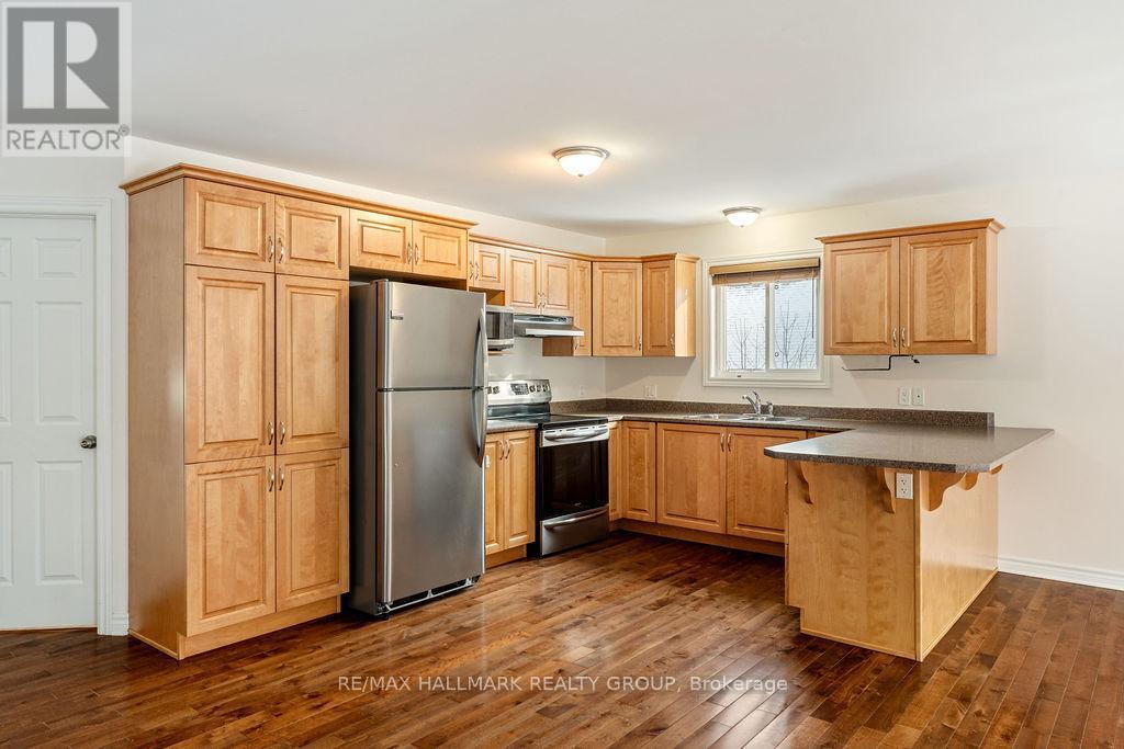 1319 Country Lane, North Dundas, ON - Indoor Photo Showing Kitchen With Double Sink