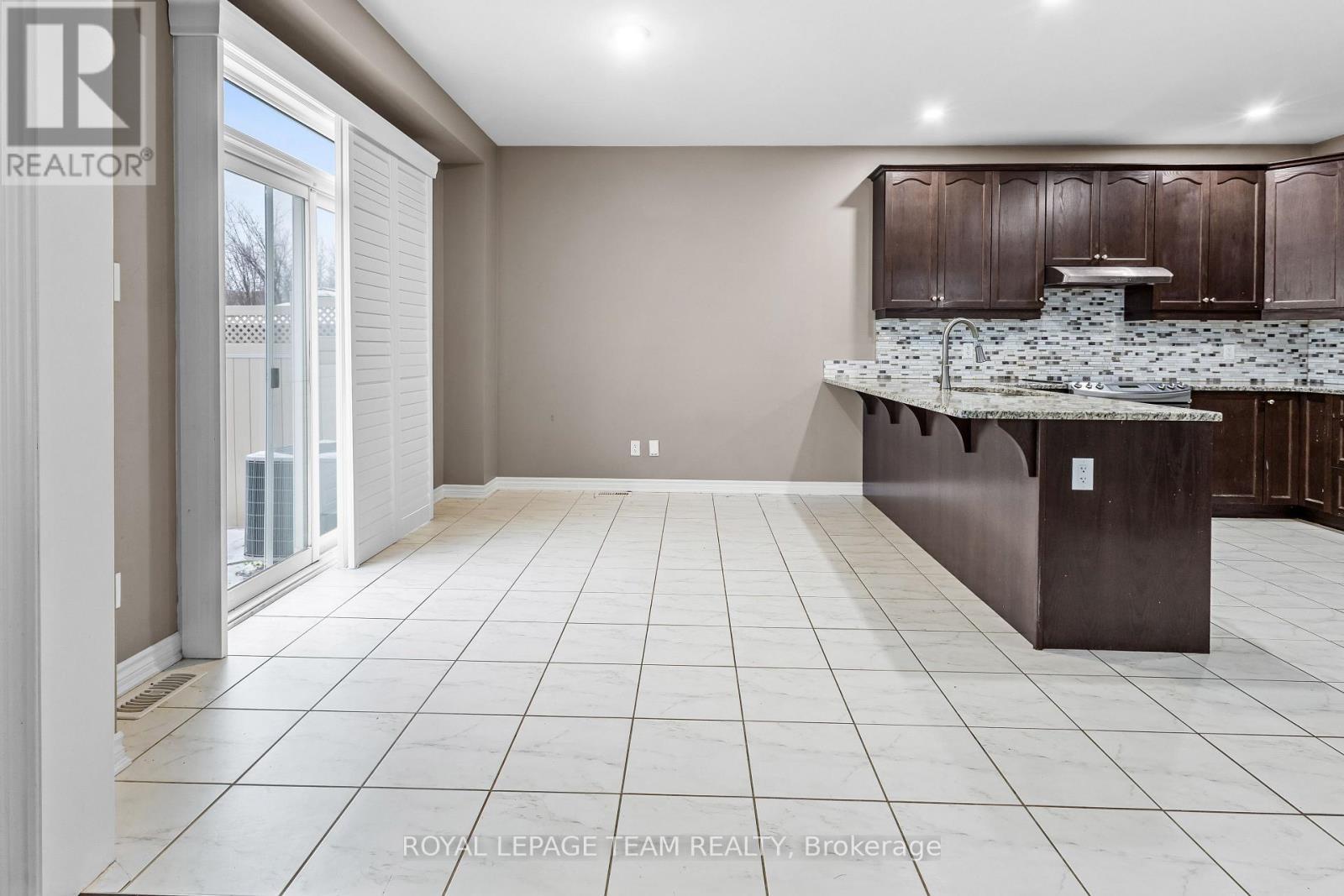 103 Coriolis Court, Ottawa, ON - Indoor Photo Showing Kitchen