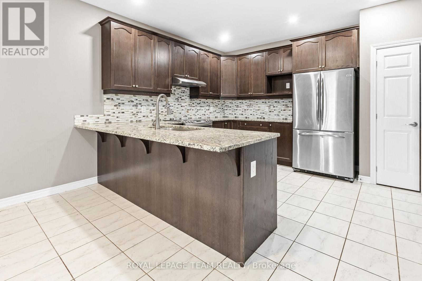 103 Coriolis Court, Ottawa, ON - Indoor Photo Showing Kitchen With Stainless Steel Kitchen