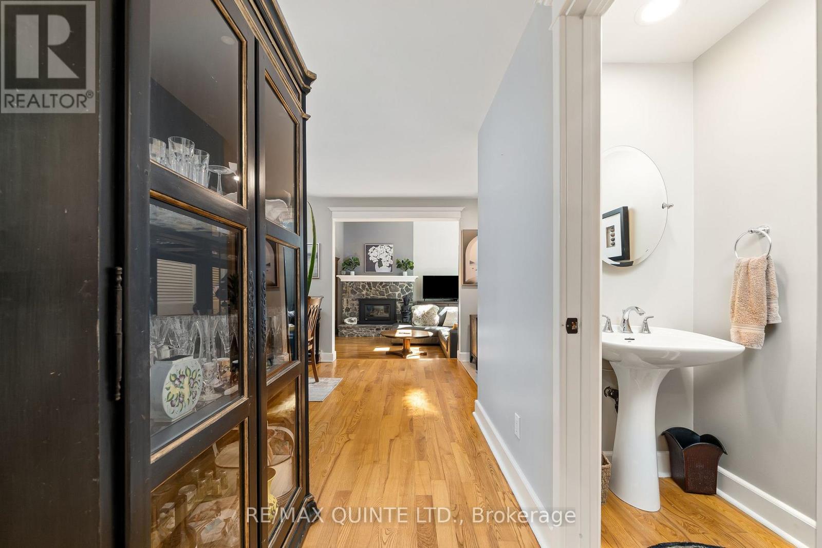 5 - 99 Bridge Street E, Belleville (Belleville Ward), ON - Indoor