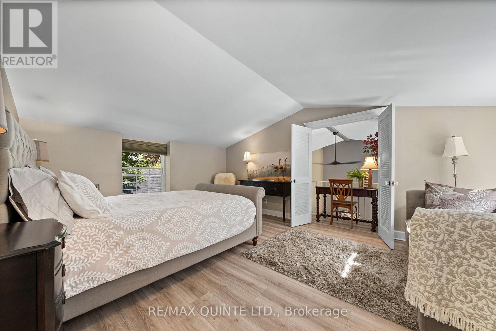 5 - 99 Bridge Street E, Belleville (Belleville Ward), ON - Indoor Photo Showing Bedroom