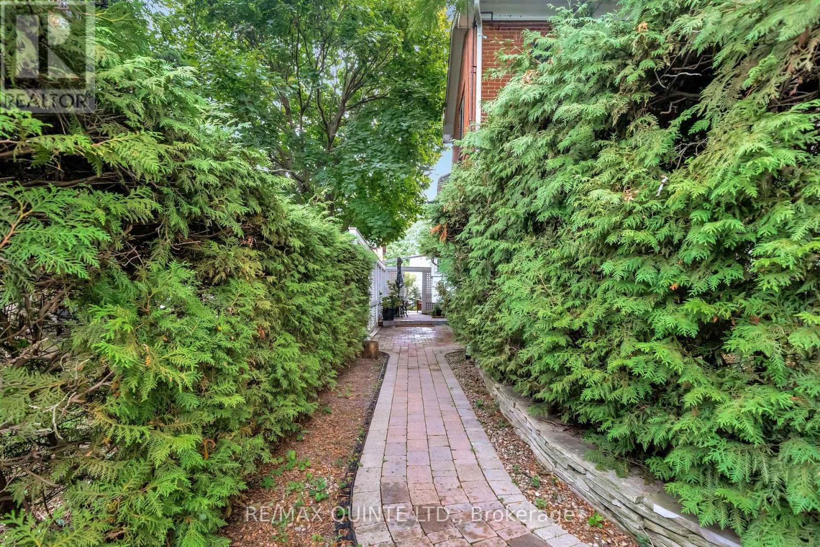 5 - 99 Bridge Street E, Belleville (Belleville Ward), ON - Outdoor