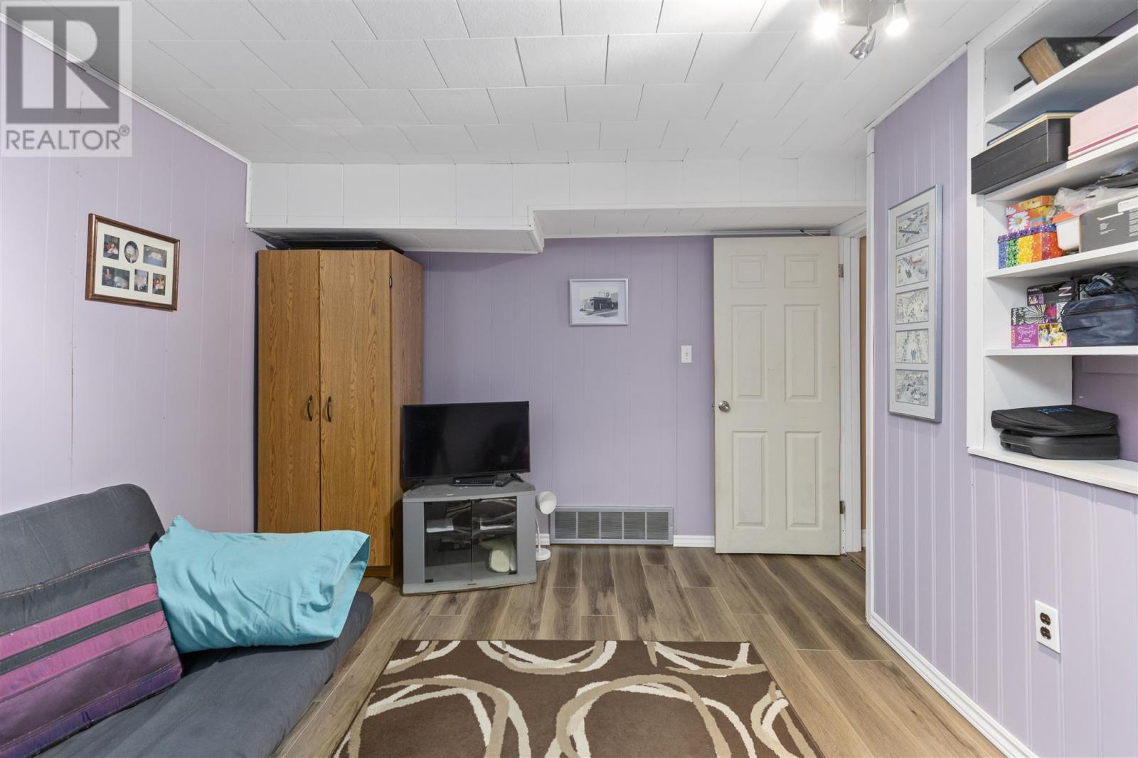 18 Montcalm Rd, Sault Ste. Marie, ON - Indoor