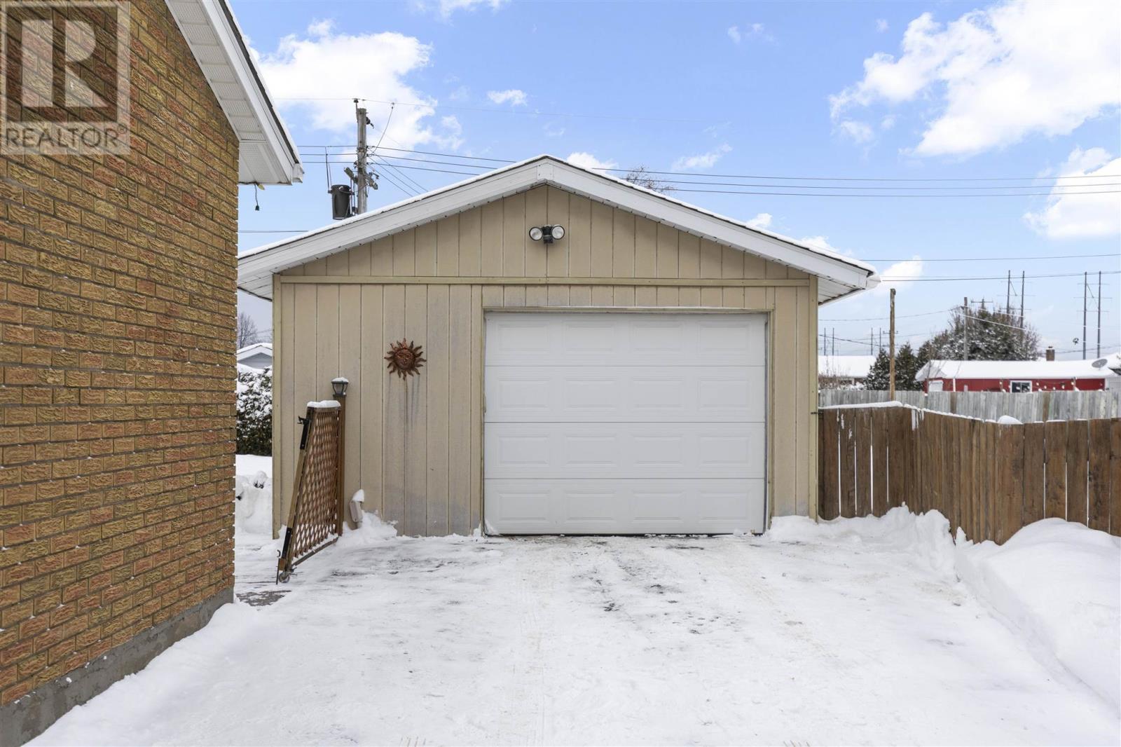 18 Montcalm Rd, Sault Ste. Marie, ON - Outdoor With Exterior