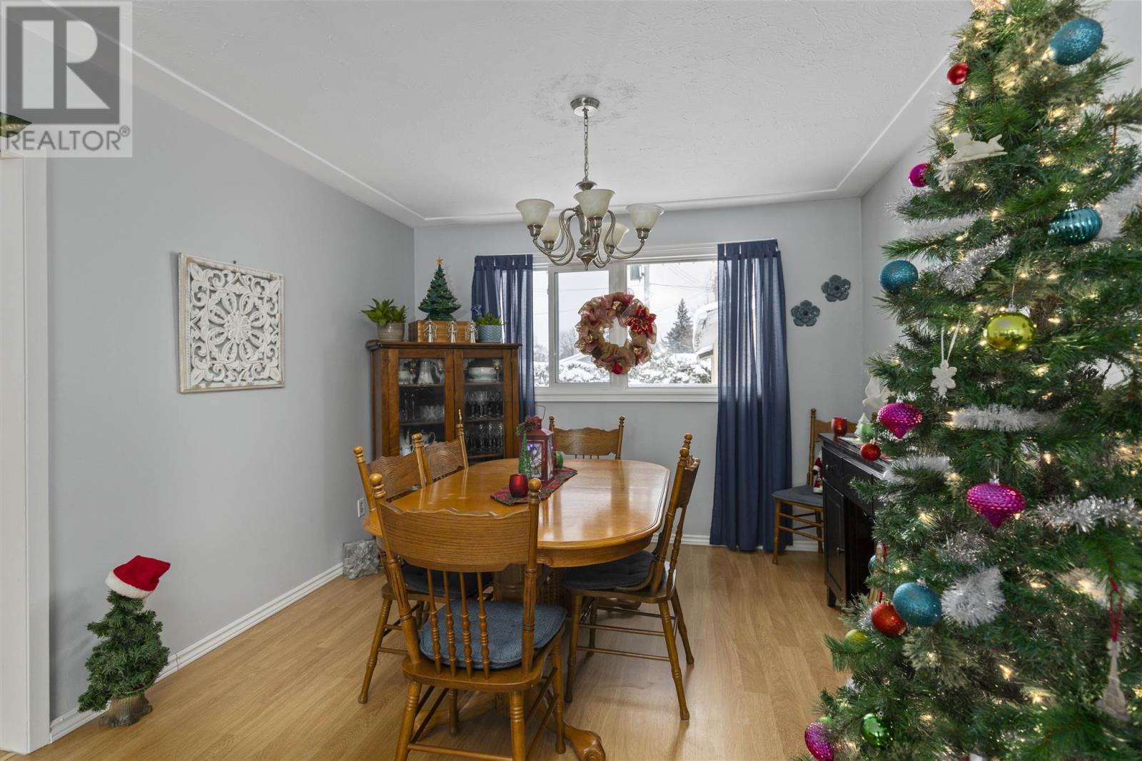 18 Montcalm Rd, Sault Ste. Marie, ON - Indoor Photo Showing Dining Room