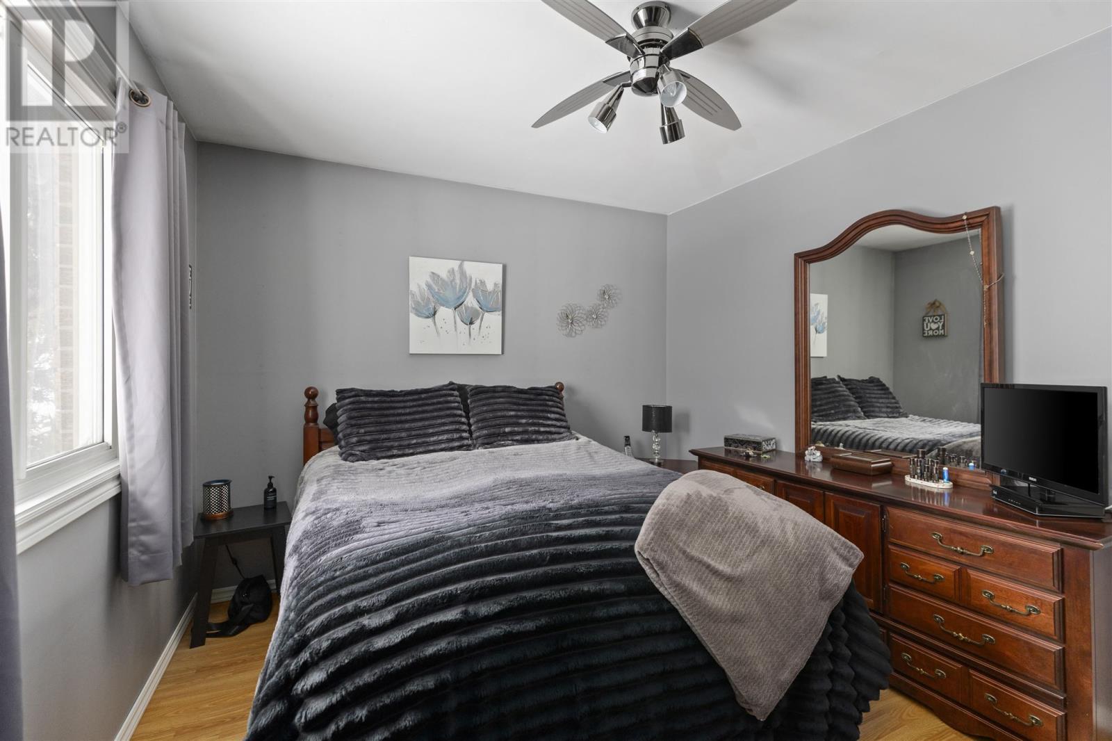 18 Montcalm Rd, Sault Ste. Marie, ON - Indoor Photo Showing Bedroom