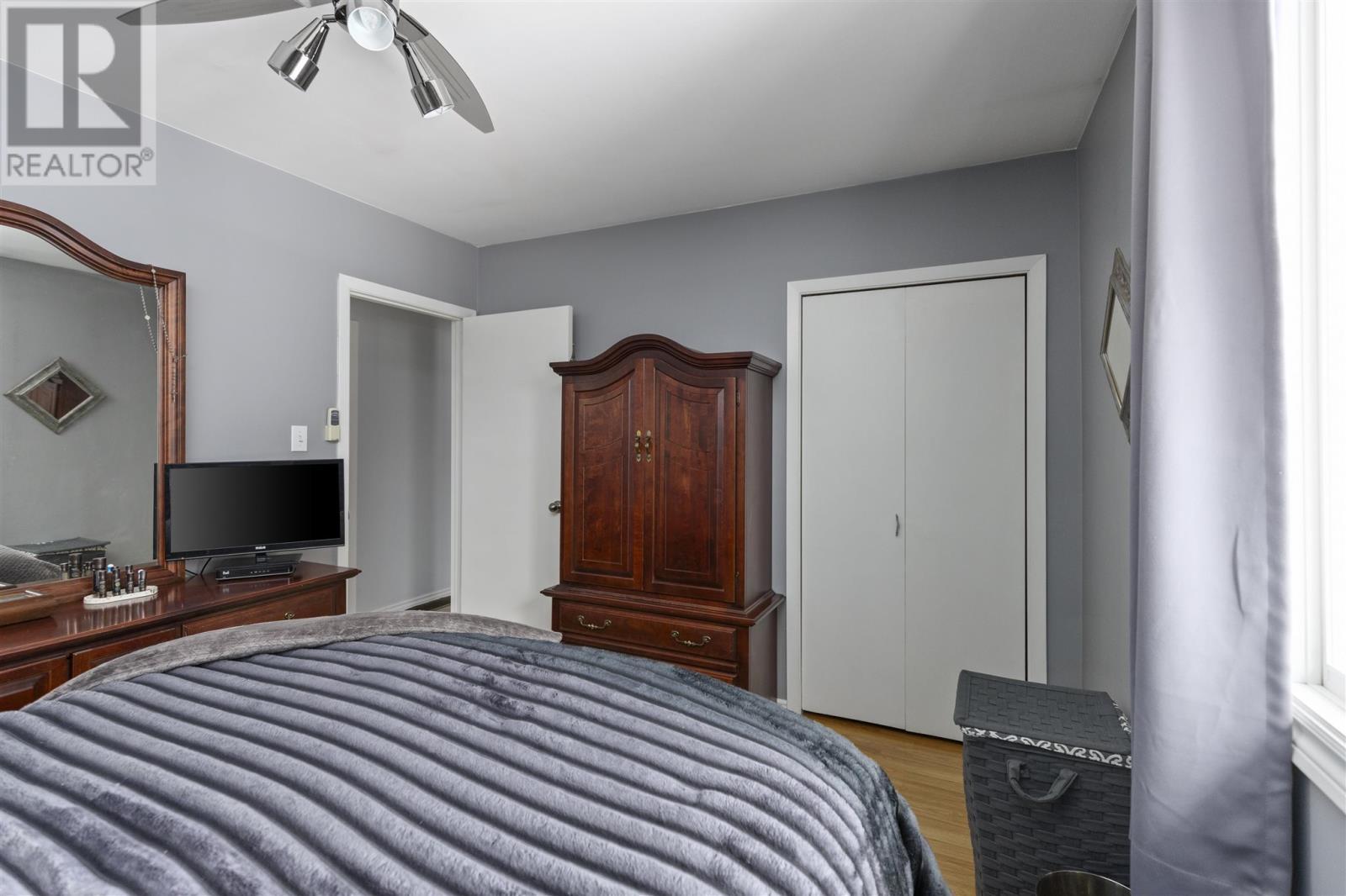 18 Montcalm Rd, Sault Ste. Marie, ON - Indoor Photo Showing Bedroom