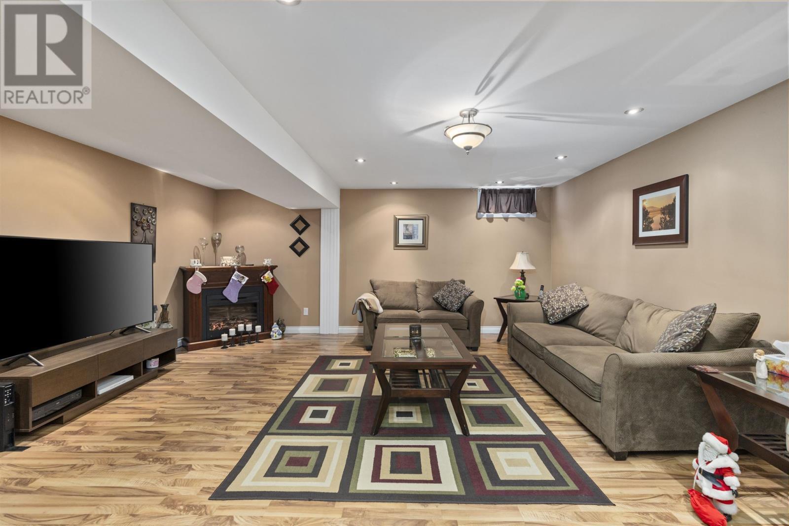 18 Montcalm Rd, Sault Ste. Marie, ON - Indoor