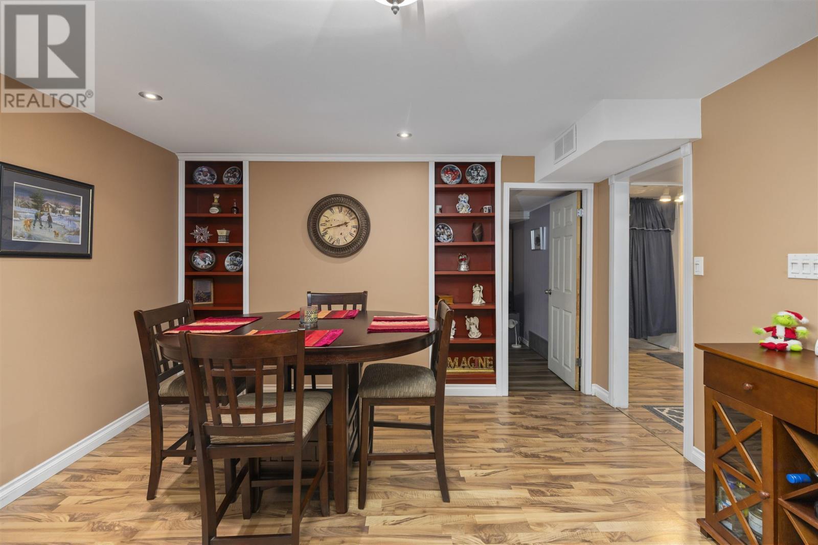 18 Montcalm Rd, Sault Ste. Marie, ON - Indoor Photo Showing Dining Room