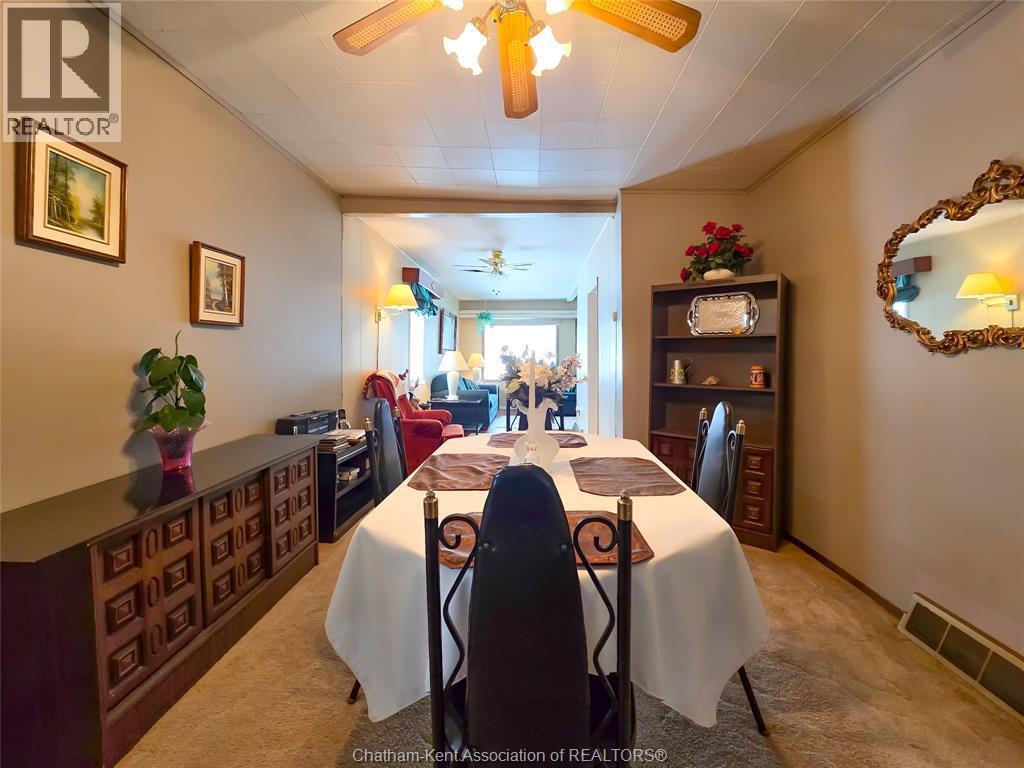 71 Taylor Avenue North East, Chatham, ON - Indoor Photo Showing Dining Room