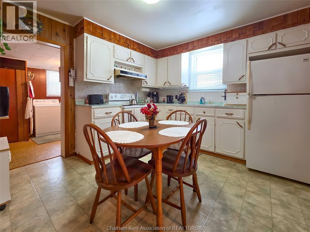 71 Taylor Avenue North East, Chatham, ON - Indoor