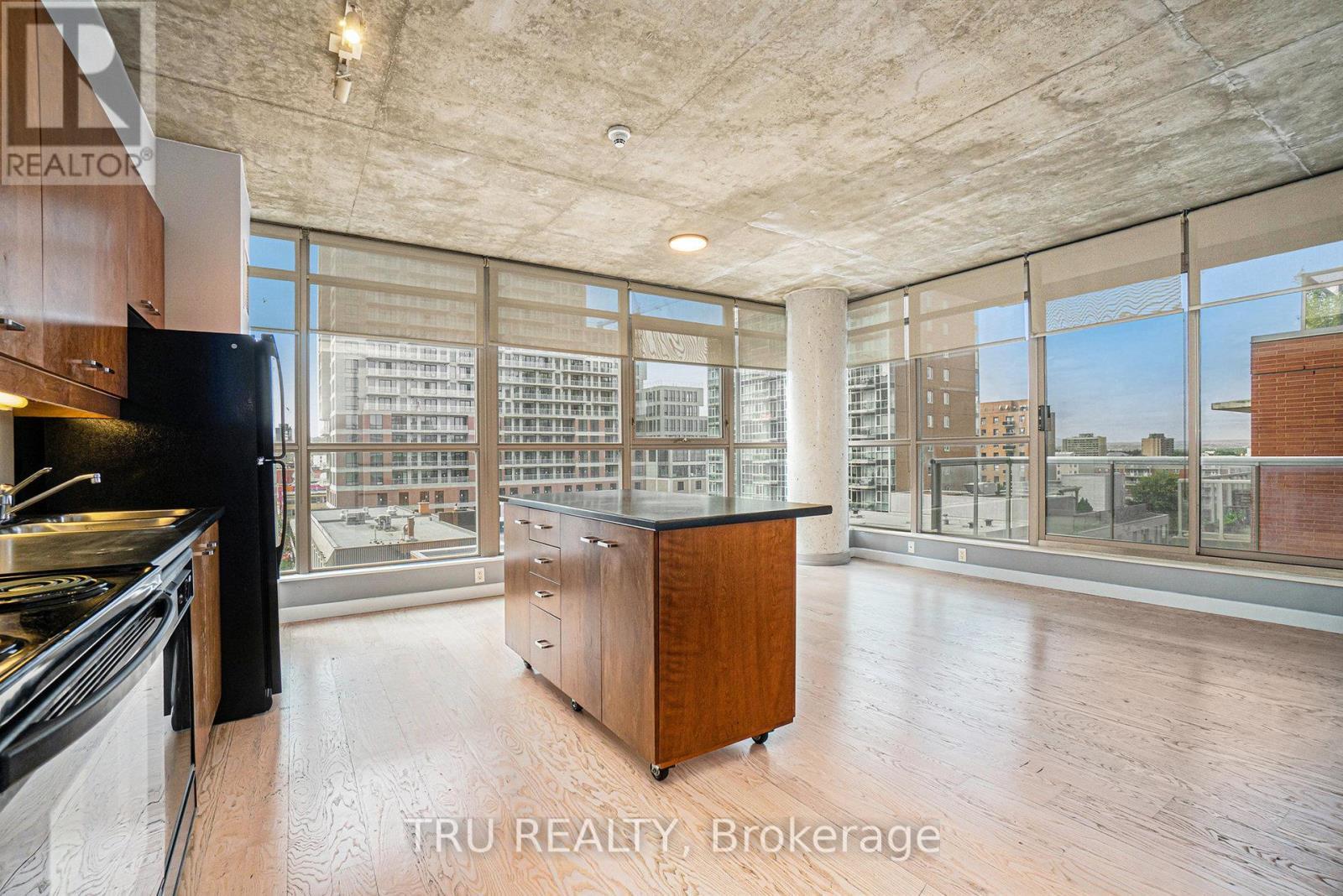 Living Room - 808 - 179 George Street, Ottawa, ON - Indoor Photo Showing Kitchen