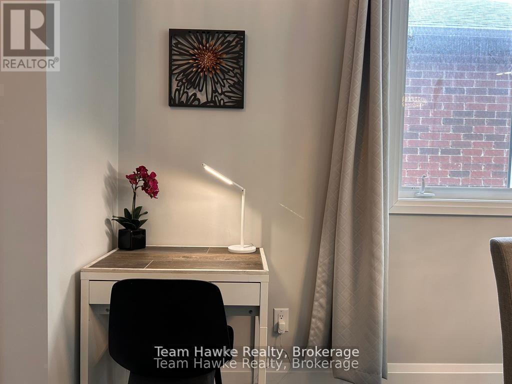 152 Bishop Drive, Barrie (Ardagh), ON - Indoor Photo Showing Other Room