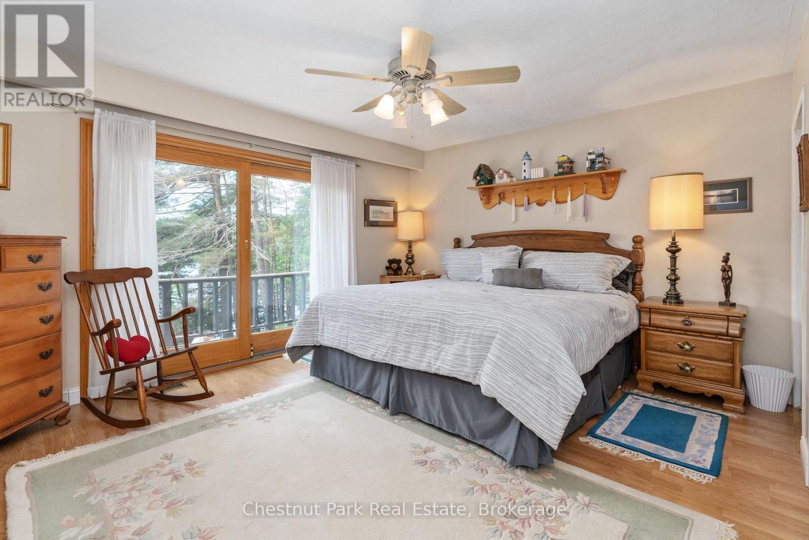 652 North Waseosa Lake Road, Huntsville (Chaffey), ON - Indoor Photo Showing Bedroom