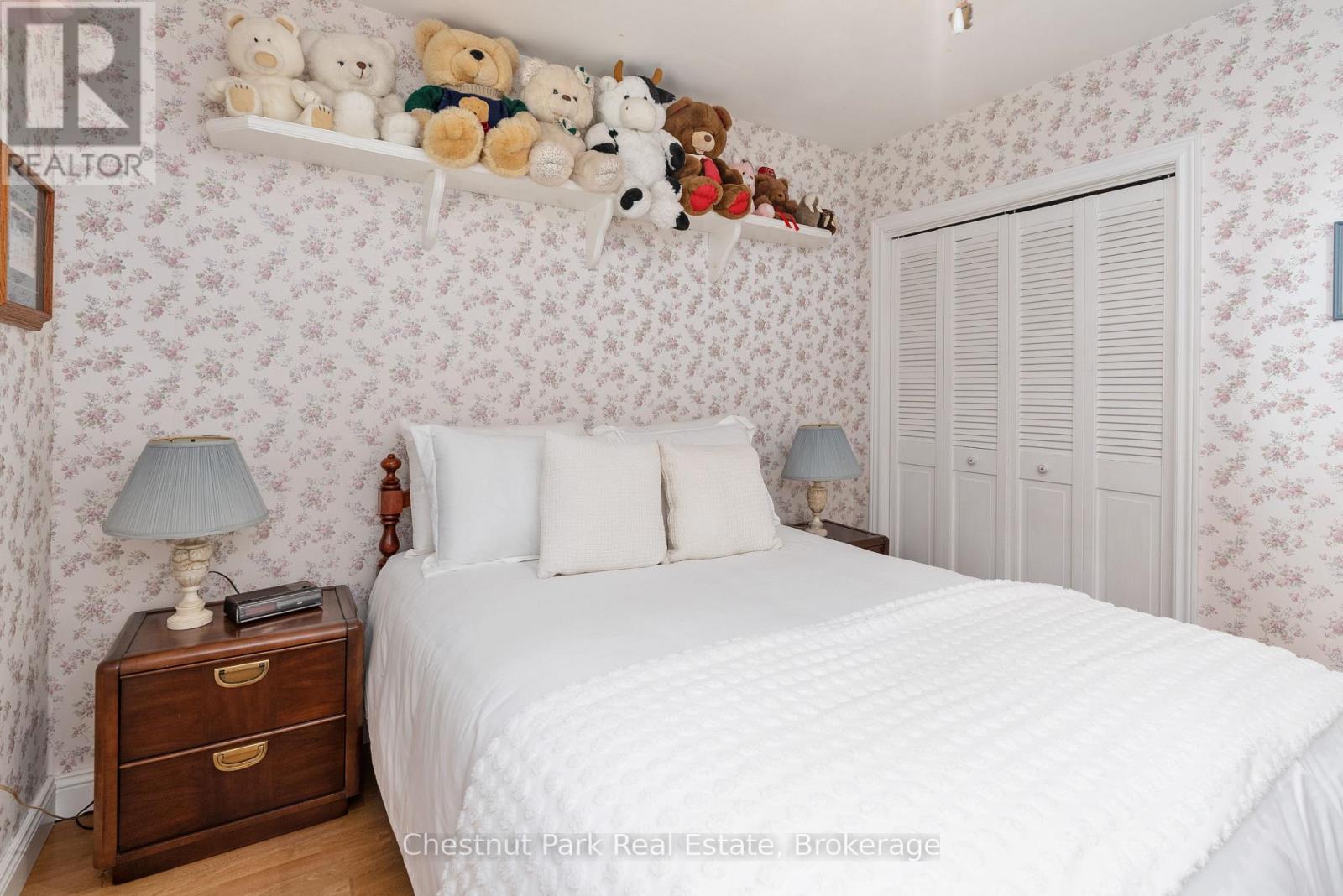 652 North Waseosa Lake Road, Huntsville (Chaffey), ON - Indoor Photo Showing Bedroom