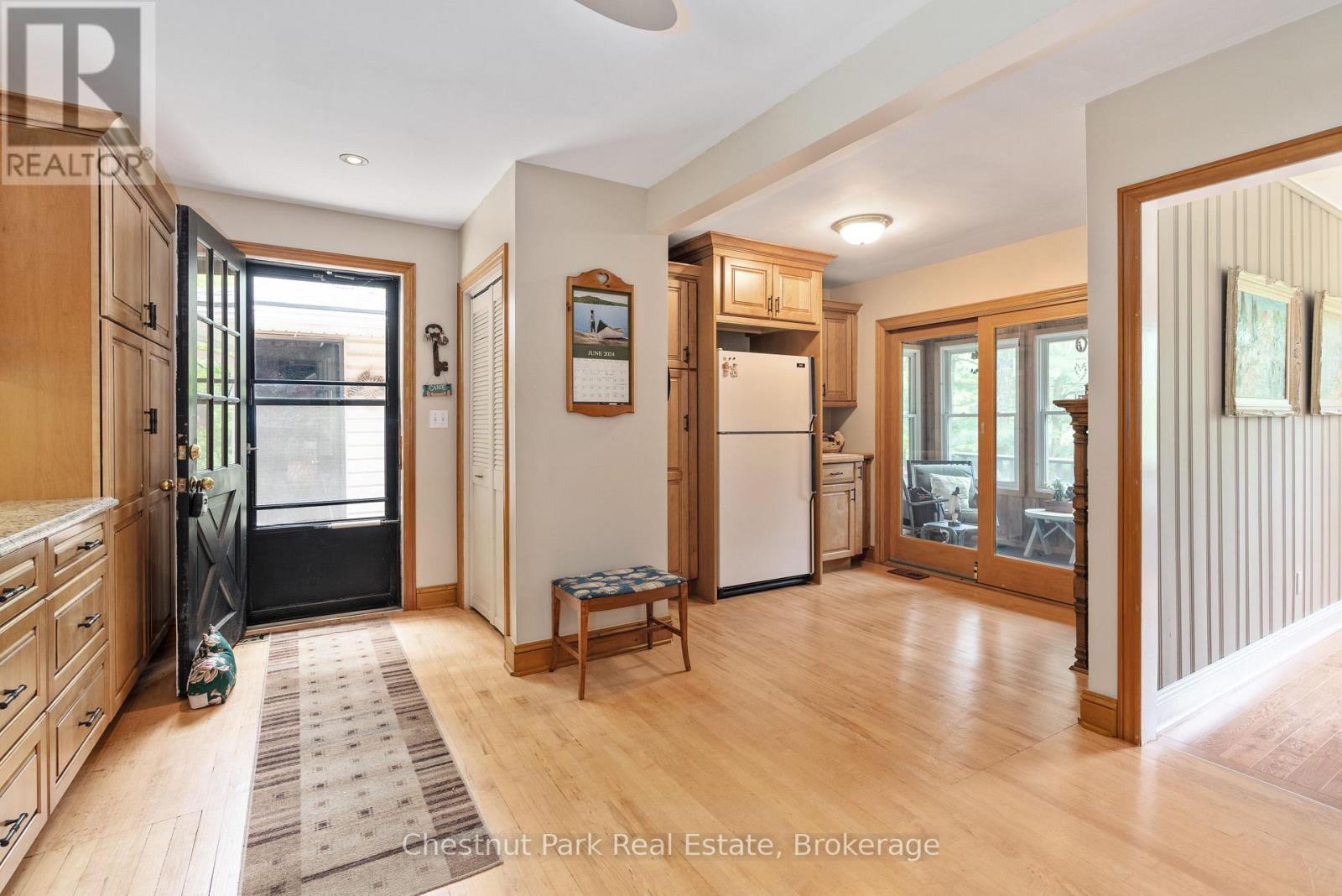 652 North Waseosa Lake Road, Huntsville (Chaffey), ON - Indoor Photo Showing Other Room