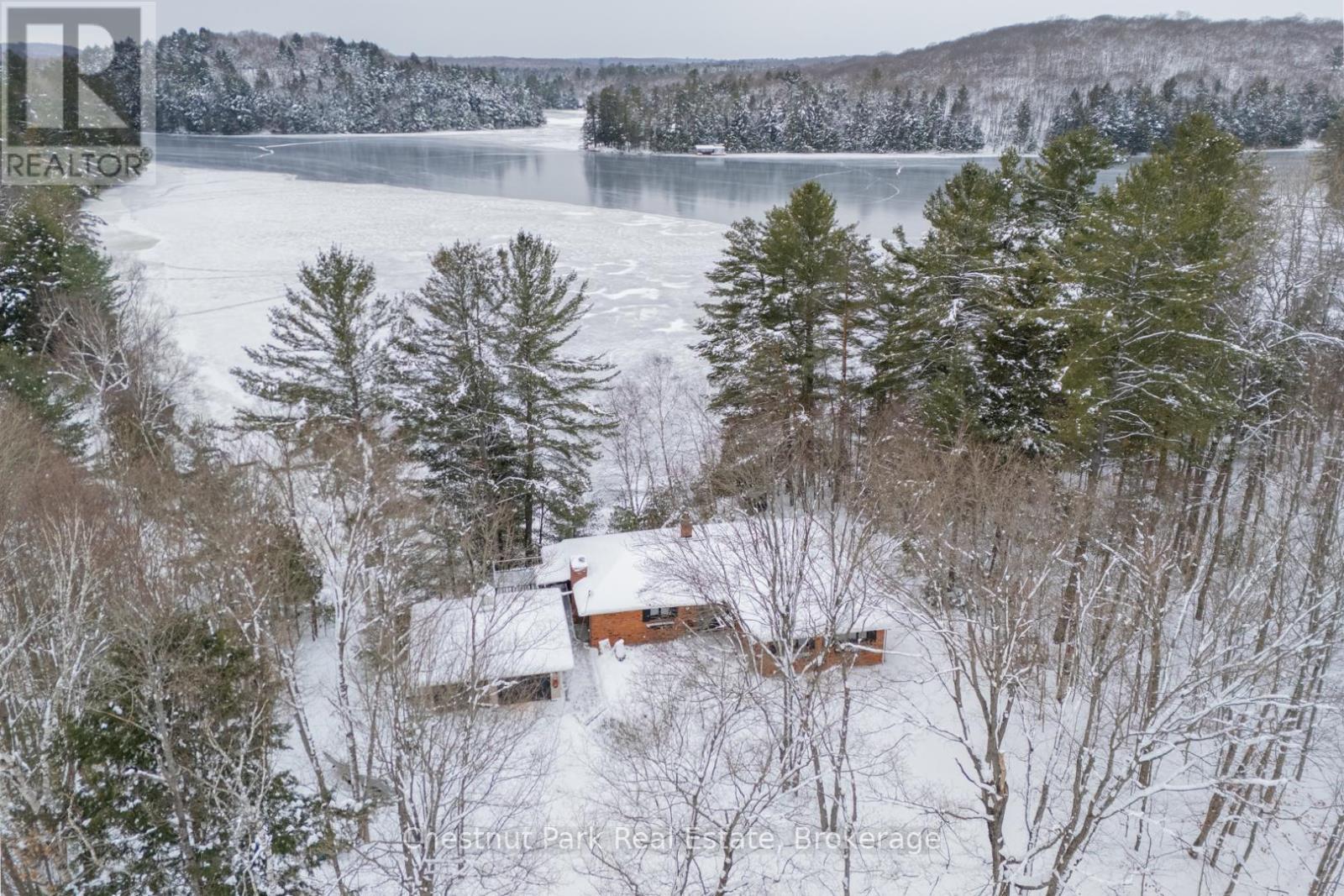 652 North Waseosa Lake Road, Huntsville (Chaffey), ON - Outdoor With Body Of Water With View