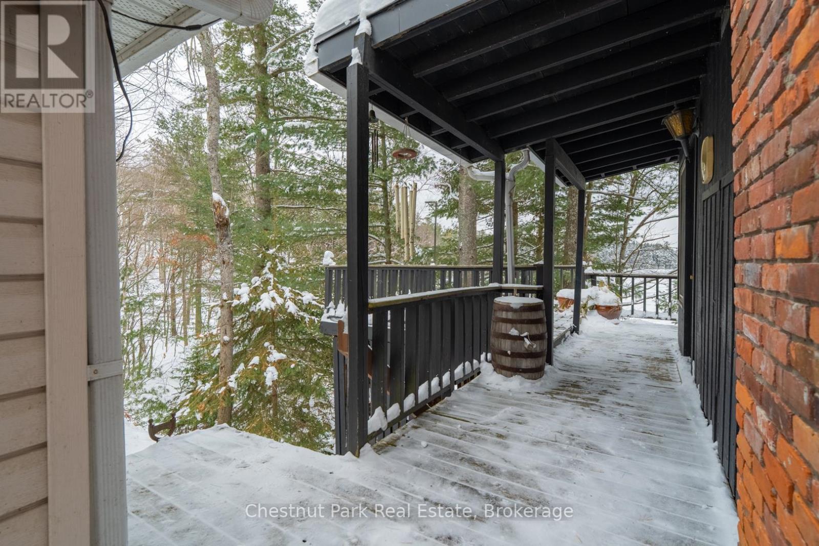 652 North Waseosa Lake Road, Huntsville (Chaffey), ON - Outdoor With Exterior