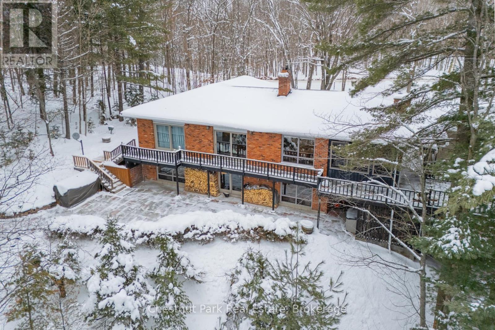 652 North Waseosa Lake Road, Huntsville (Chaffey), ON - Outdoor With Deck Patio Veranda