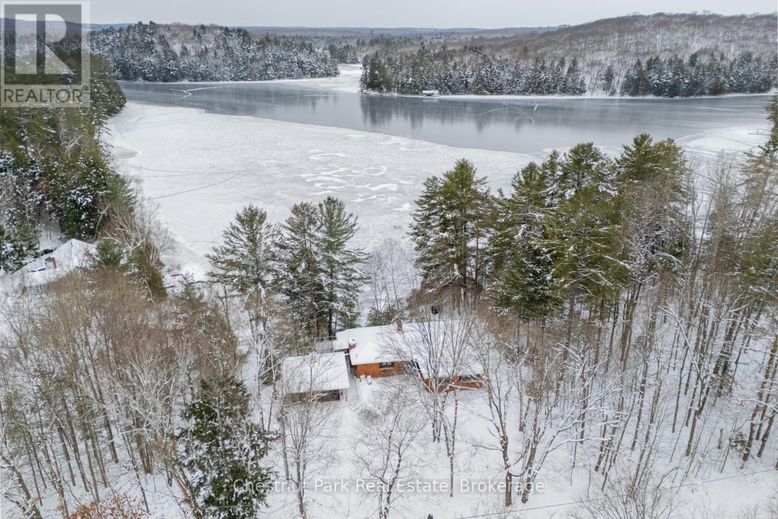 652 North Waseosa Lake Road, Huntsville (Chaffey), ON - Outdoor With Body Of Water With View