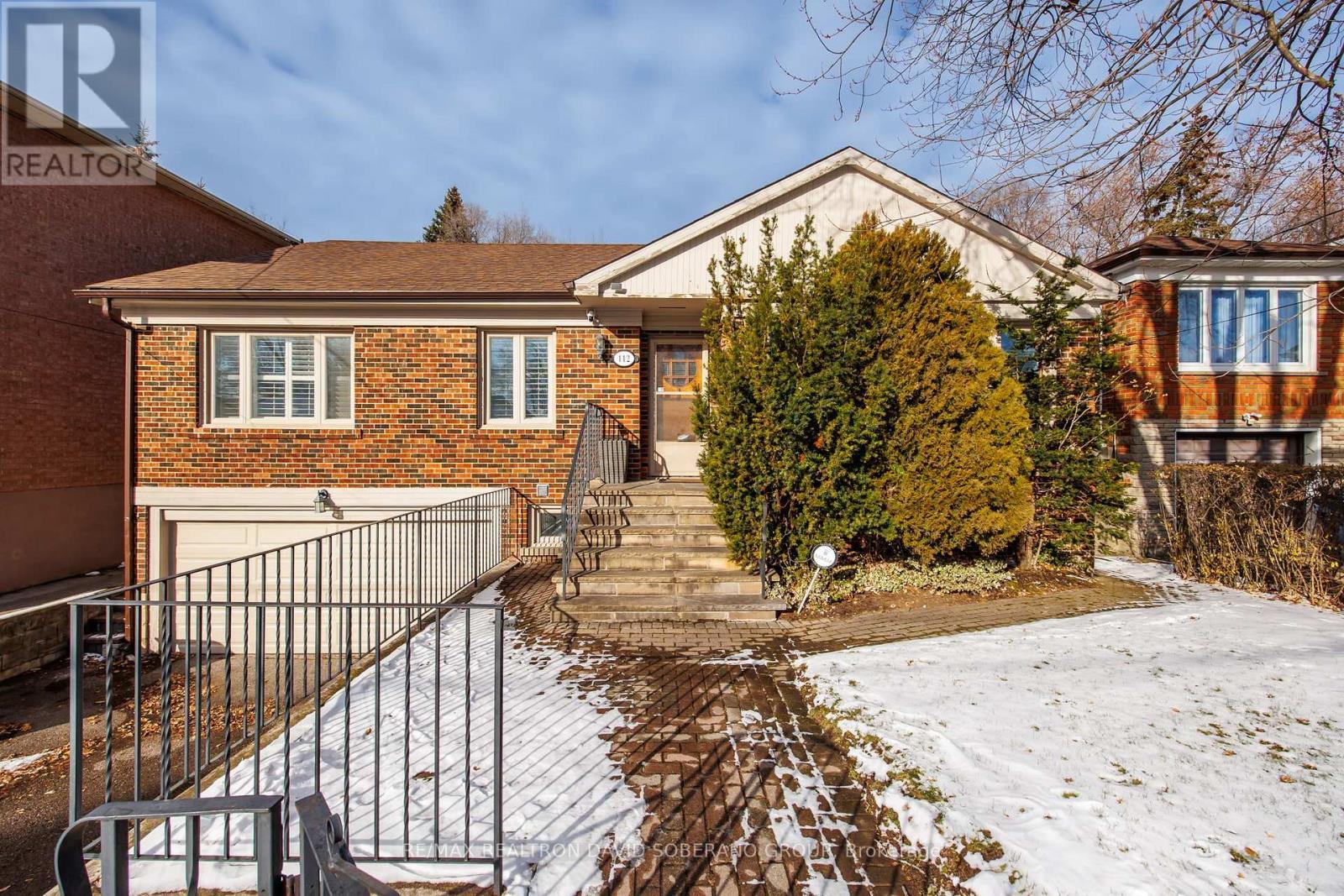 112 York Downs Drive, Toronto, ON - Outdoor