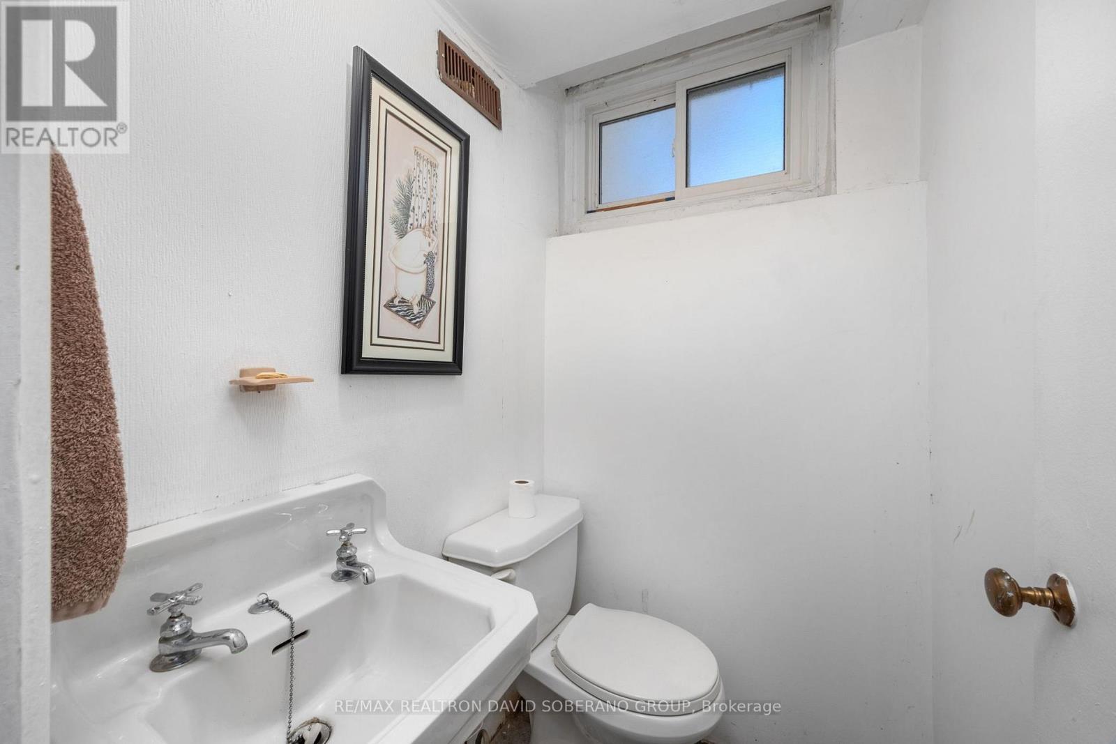 112 York Downs Drive, Toronto, ON - Indoor Photo Showing Bathroom