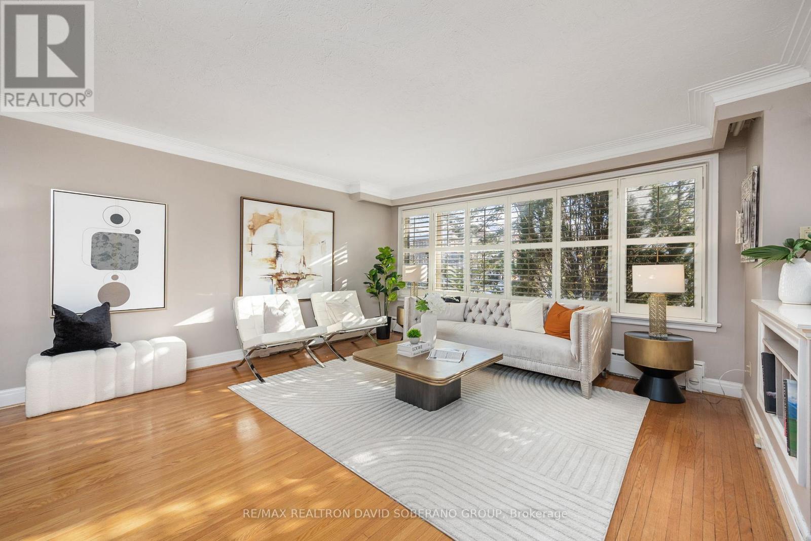112 York Downs Drive, Toronto, ON - Indoor Photo Showing Living Room