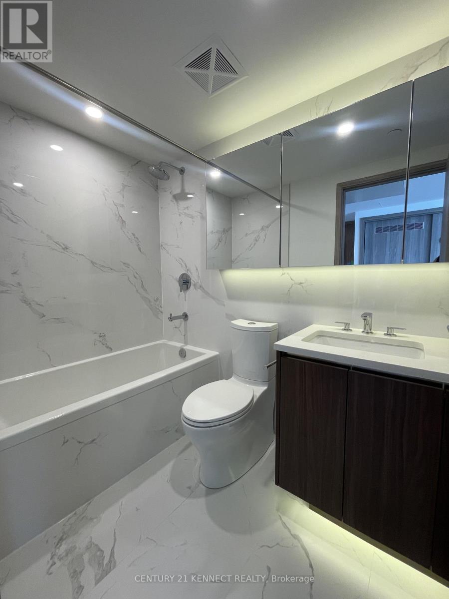 5103 - 1 Concord Cityplace Way, Toronto, ON - Indoor Photo Showing Bathroom