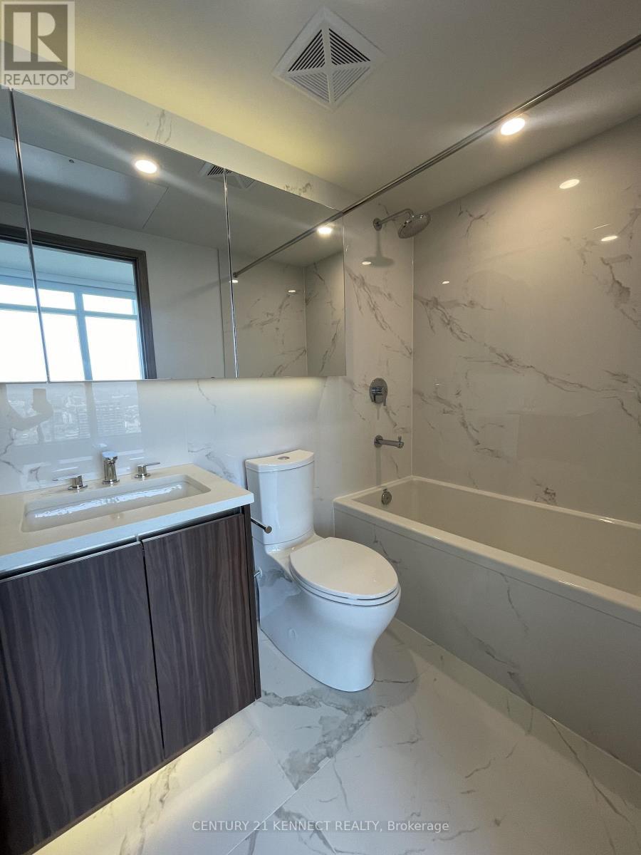 5103 - 1 Concord Cityplace Way, Toronto, ON - Indoor Photo Showing Bathroom