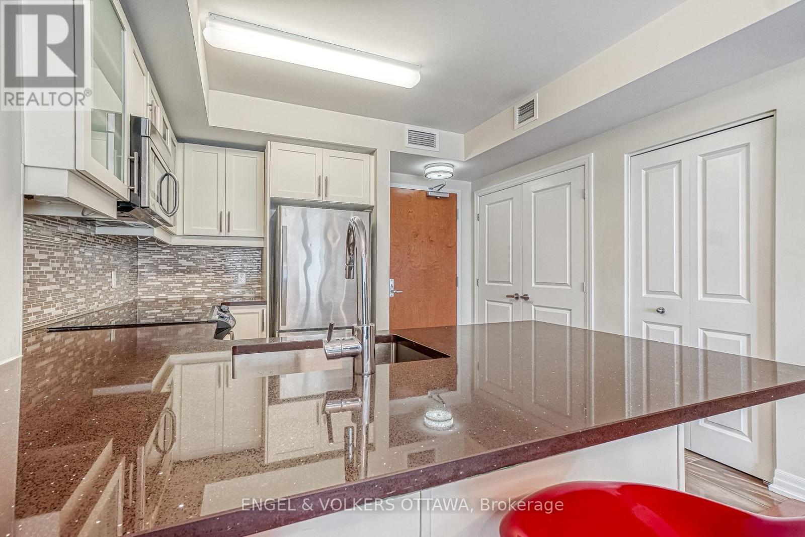 804 - 195 Besserer Street, Ottawa, ON - Indoor Photo Showing Kitchen