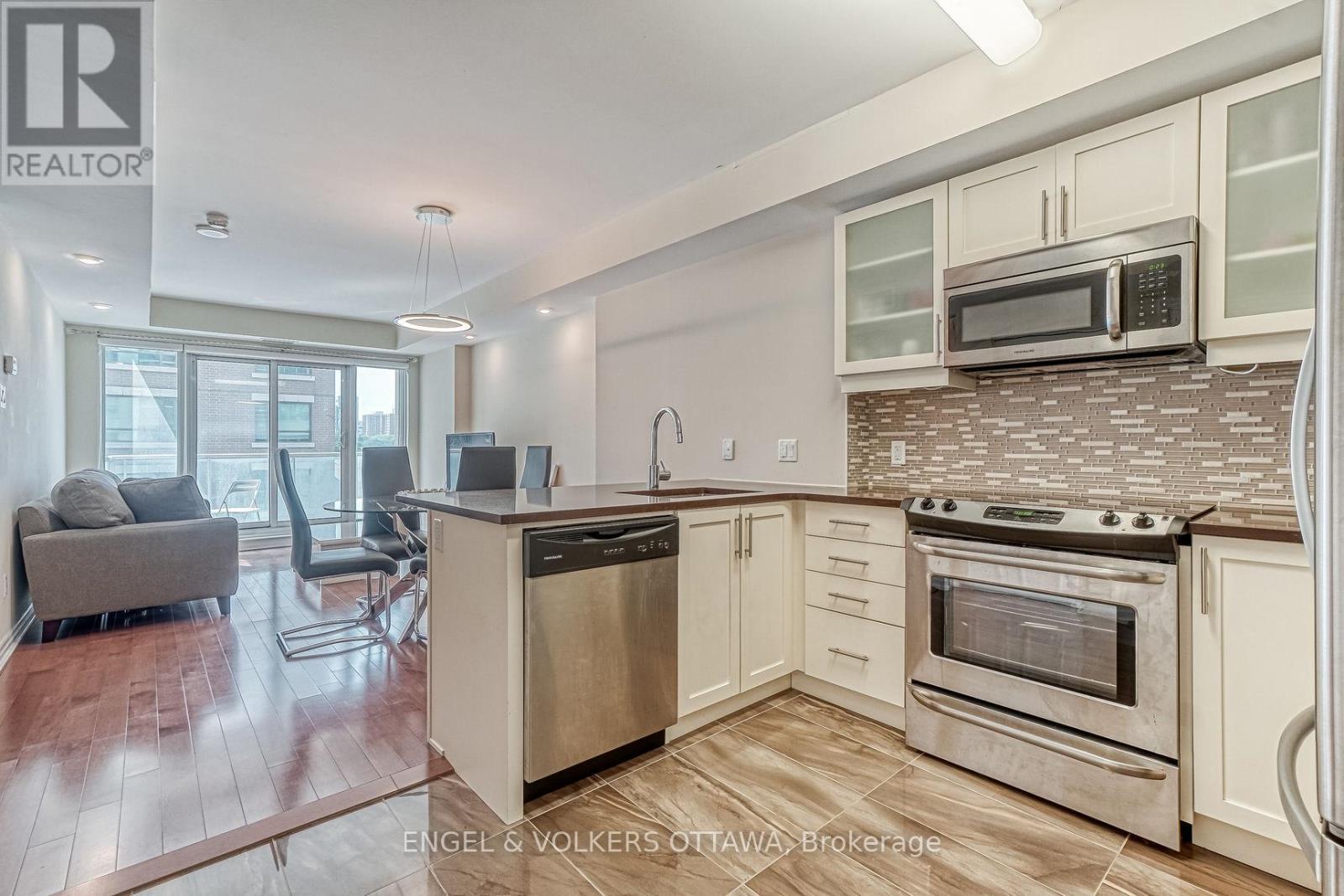 804 - 195 Besserer Street, Ottawa, ON - Indoor Photo Showing Kitchen With Stainless Steel Kitchen With Upgraded Kitchen