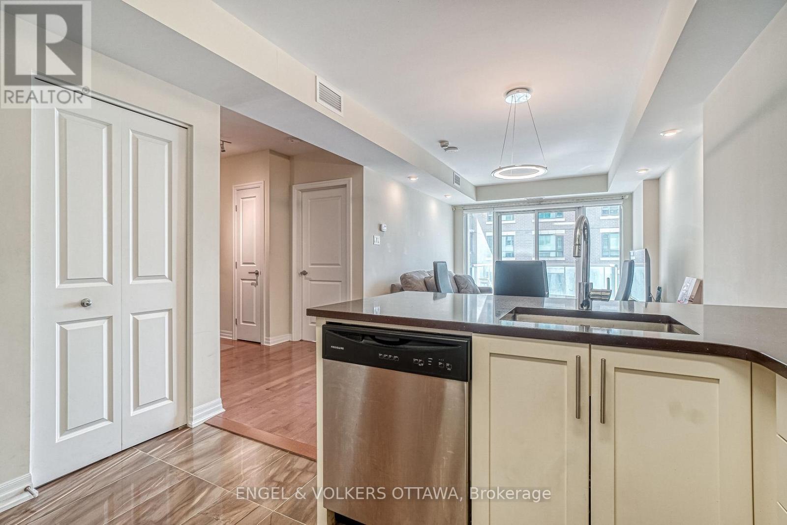 804 - 195 Besserer Street, Ottawa, ON - Indoor Photo Showing Kitchen