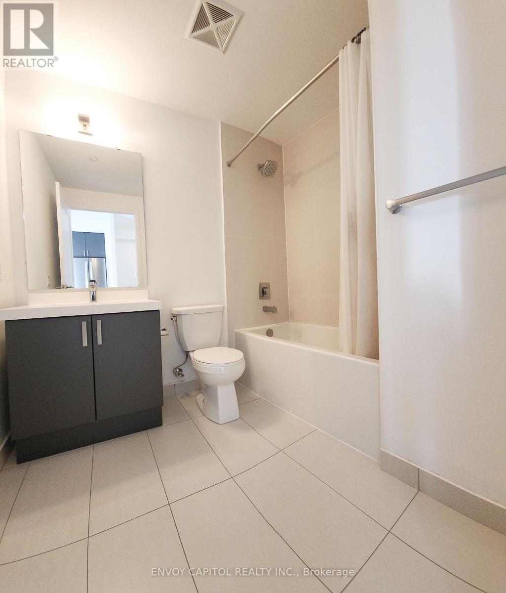 Main bath - 2411 - 7895 Jane Street, Vaughan, ON - Indoor Photo Showing Bathroom