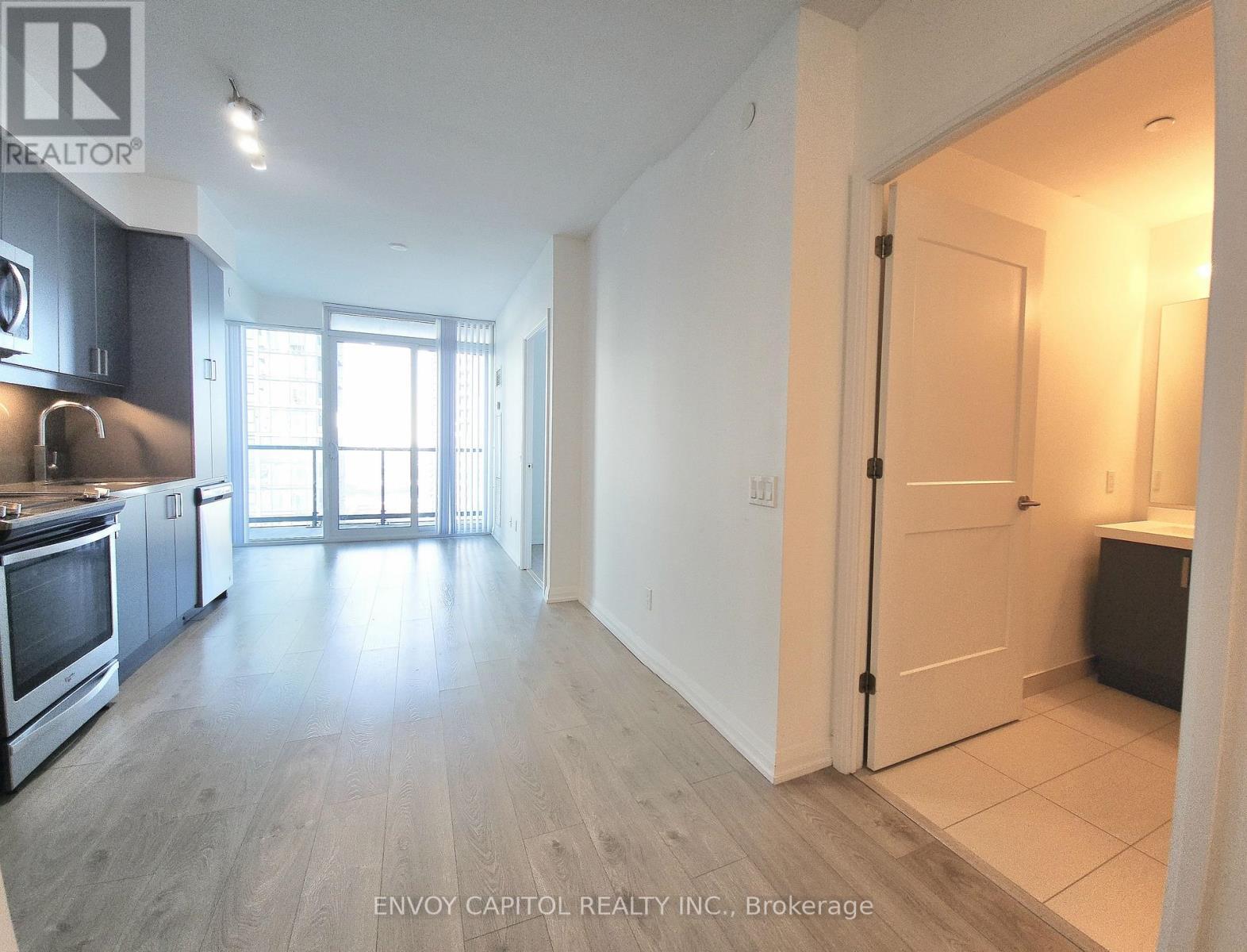 2411 - 7895 Jane Street, Vaughan, ON - Indoor