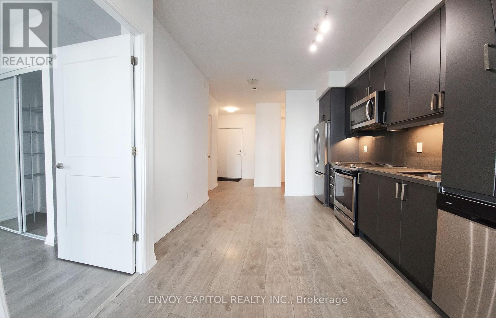 2411 - 7895 Jane Street, Vaughan, ON - Indoor Photo Showing Kitchen