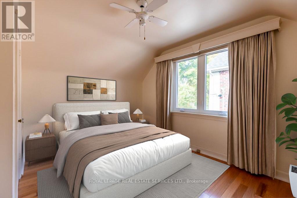 15 Burnelm Drive, Toronto, ON - Indoor Photo Showing Bedroom