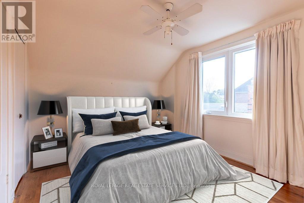 15 Burnelm Drive, Toronto, ON - Indoor Photo Showing Bedroom