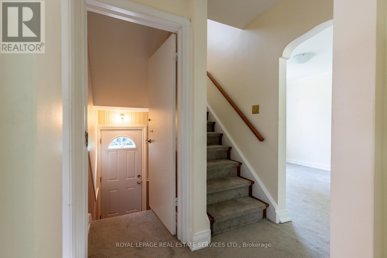 15 Burnelm Drive, Toronto, ON - Indoor Photo Showing Other Room