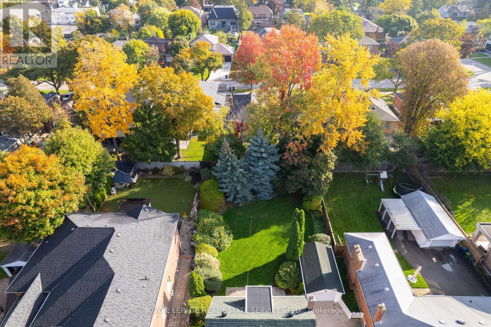 15 Burnelm Drive, Toronto, ON - Outdoor