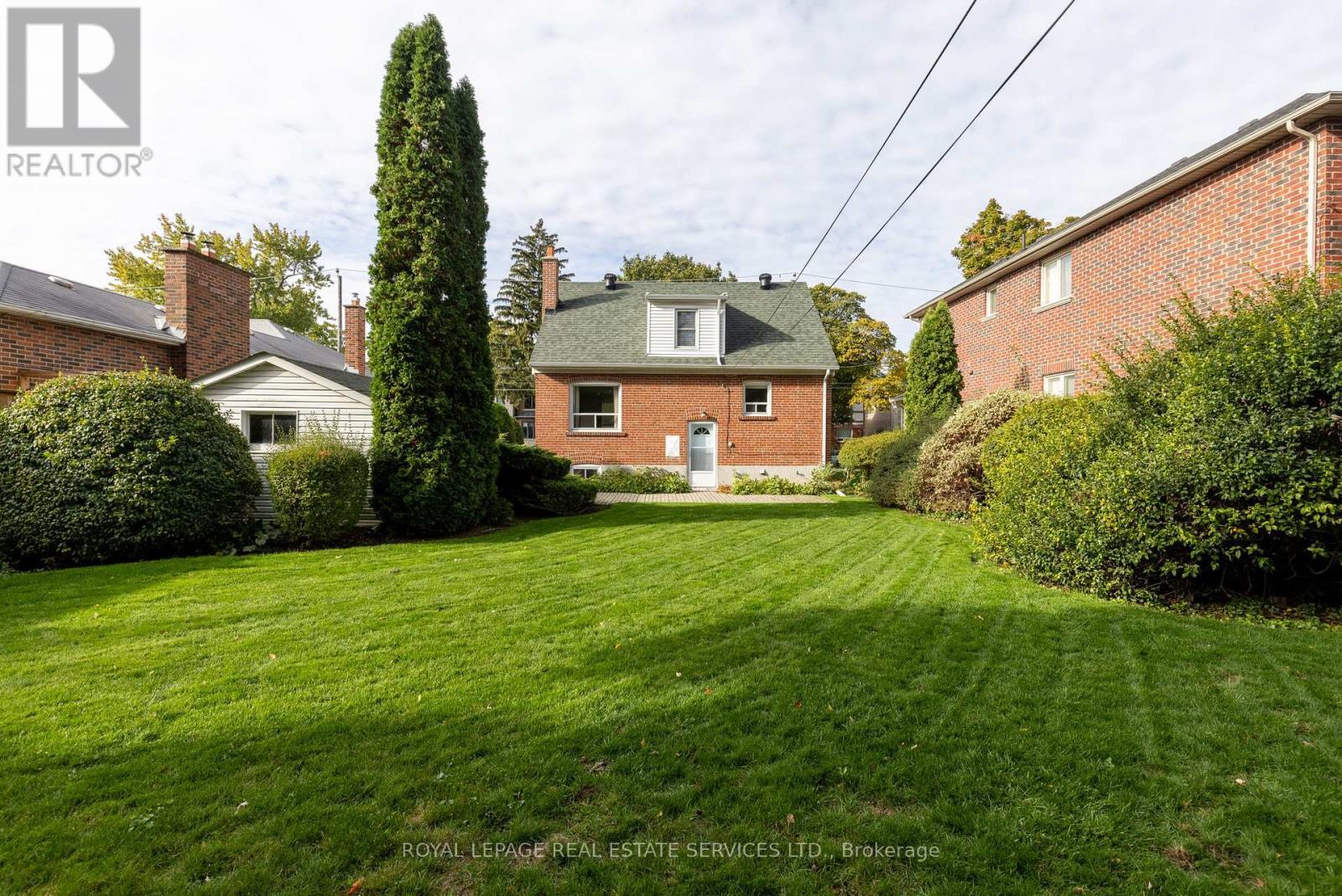 15 Burnelm Drive, Toronto, ON - Outdoor