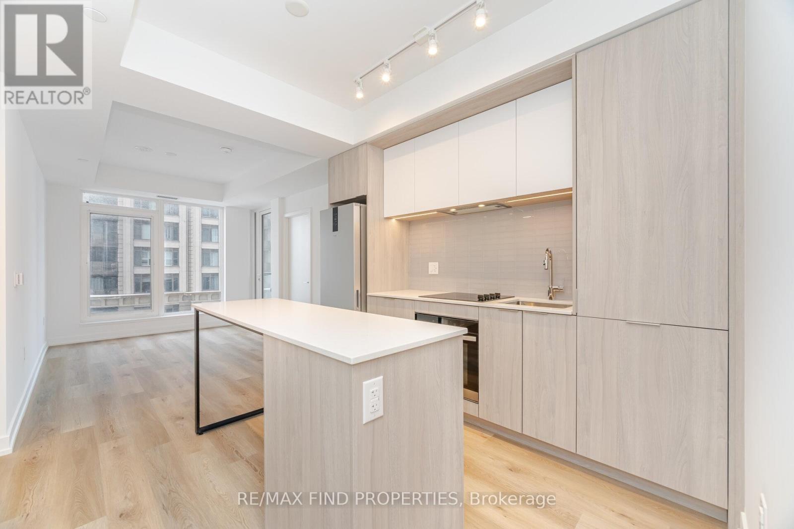 3205 - 395 Square One Drive, Mississauga, ON